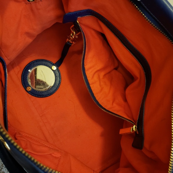 (SOLD) Tory Burch Robinson - Picture 3 of 5